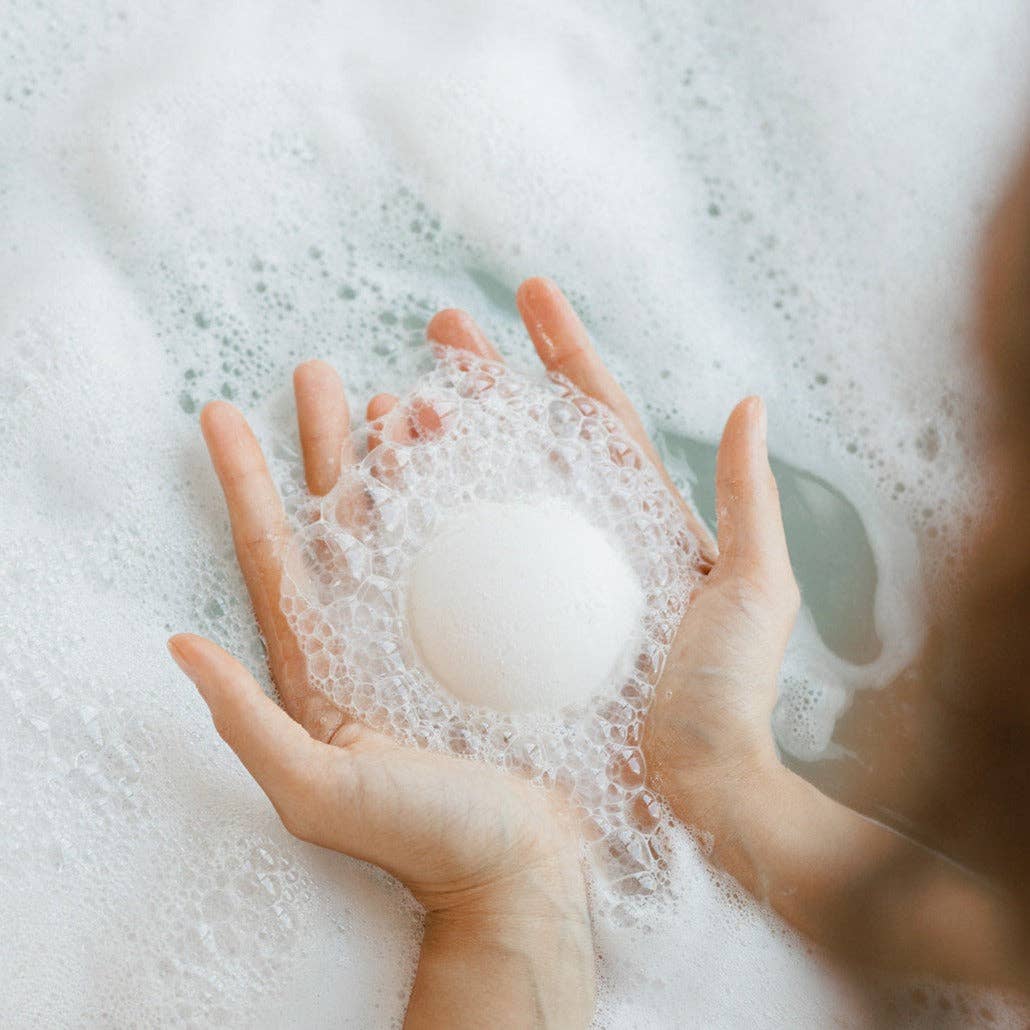 Cashmere Bath Bomb – 230g The Scented Market