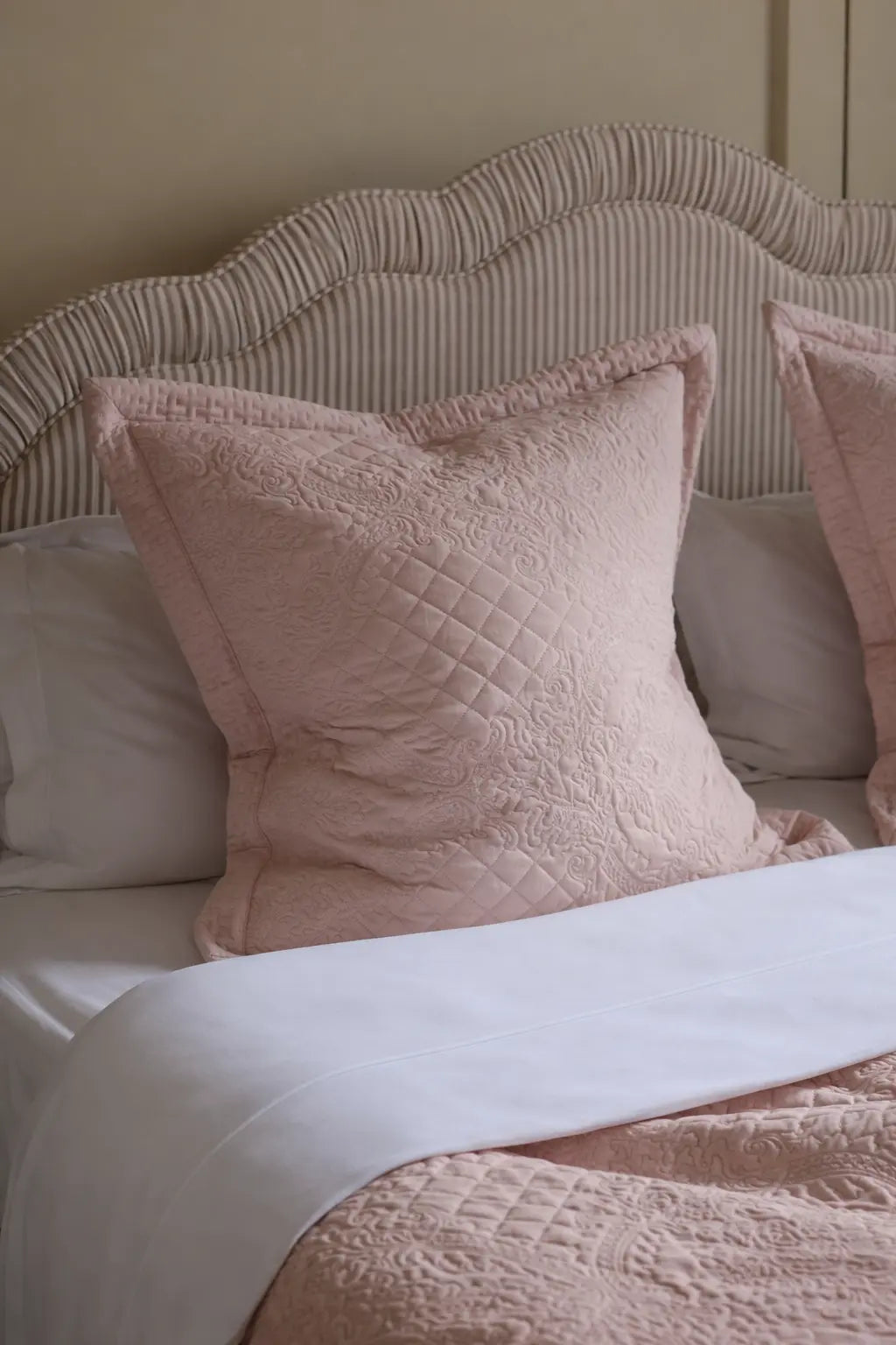 3 Piece Blush Quilted Bedspread & Cushion Set