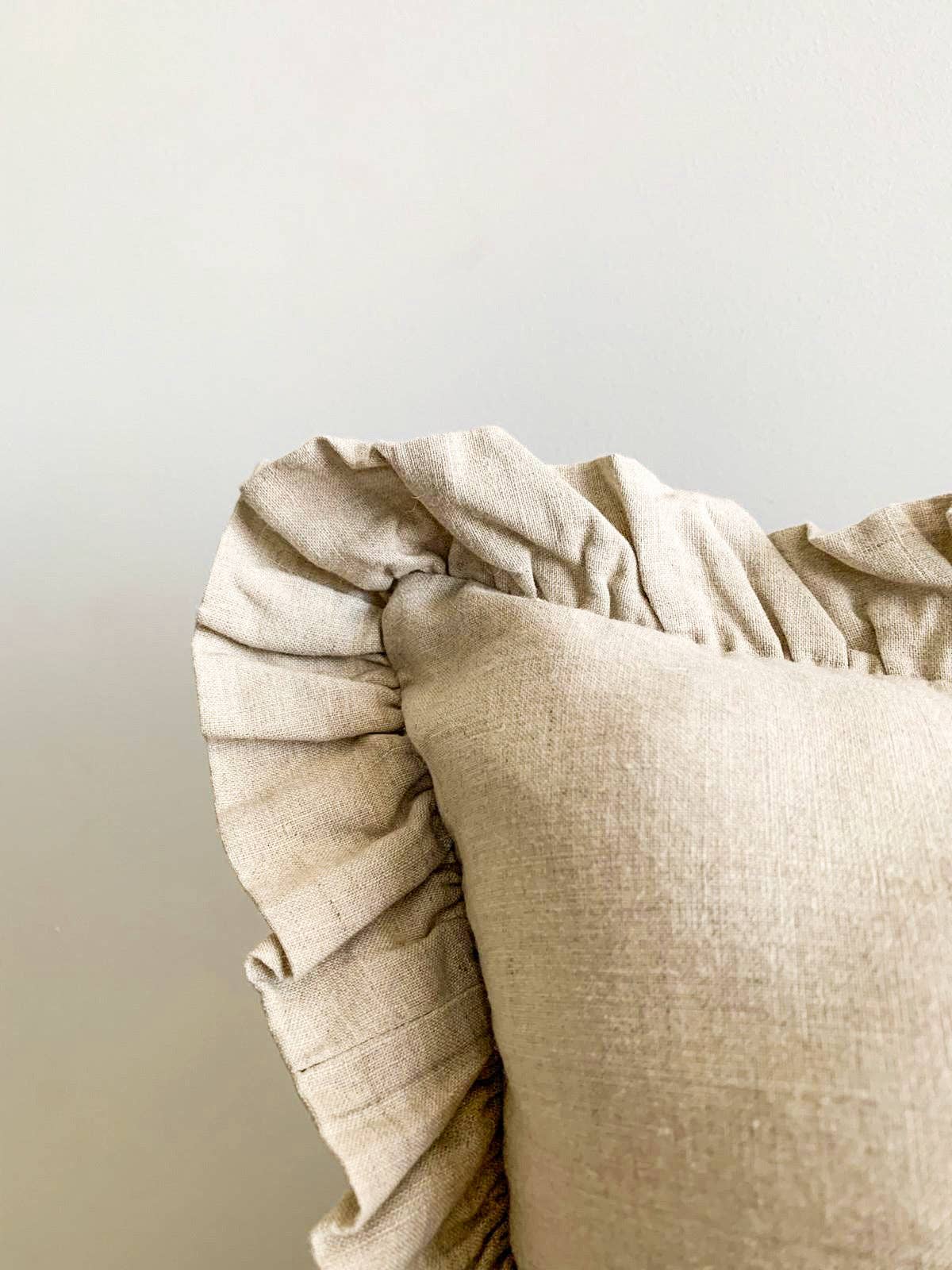 Pure French Linen Ruffle Lumbar Cushion - Natural Mama and Tochter