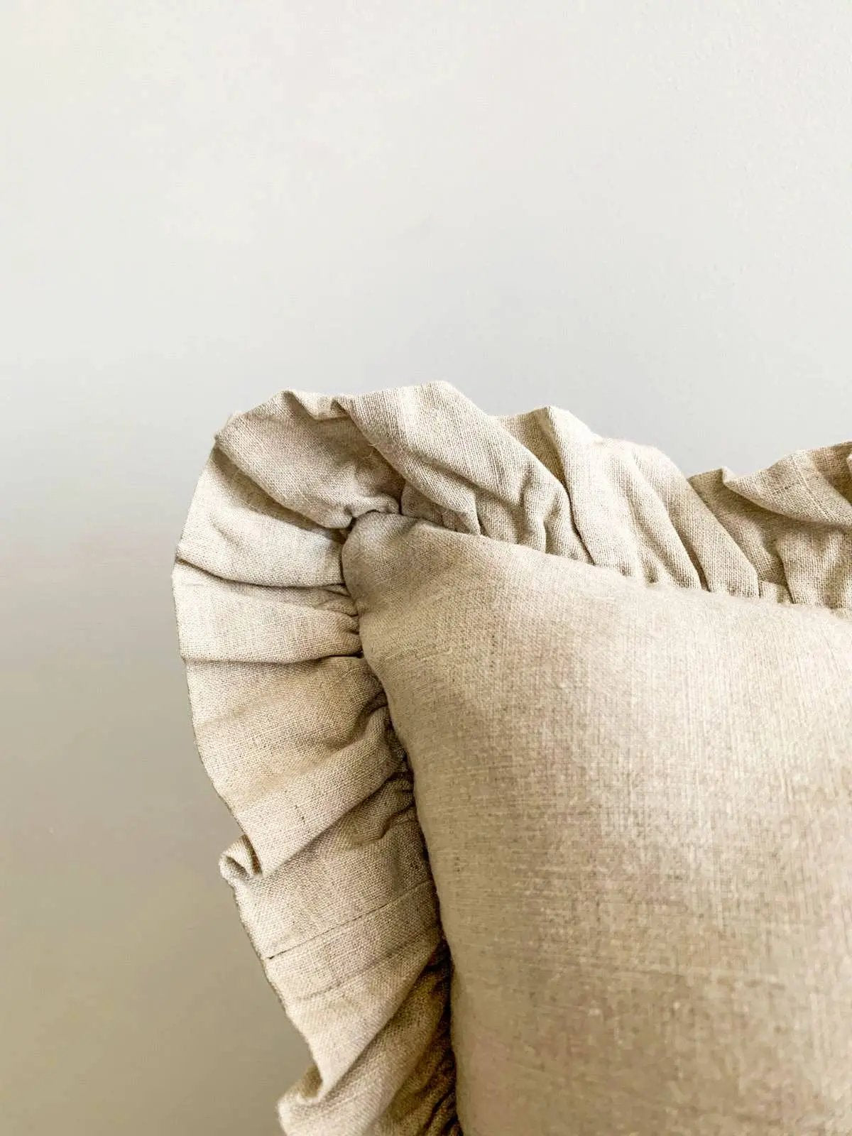 Pure French Linen Ruffle Lumbar Cushion - Natural Mama and Tochter