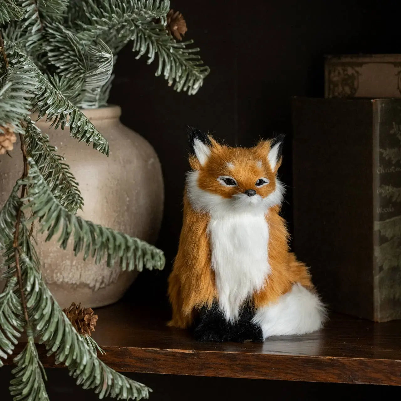Sitting Fur Fox Small Ragon House