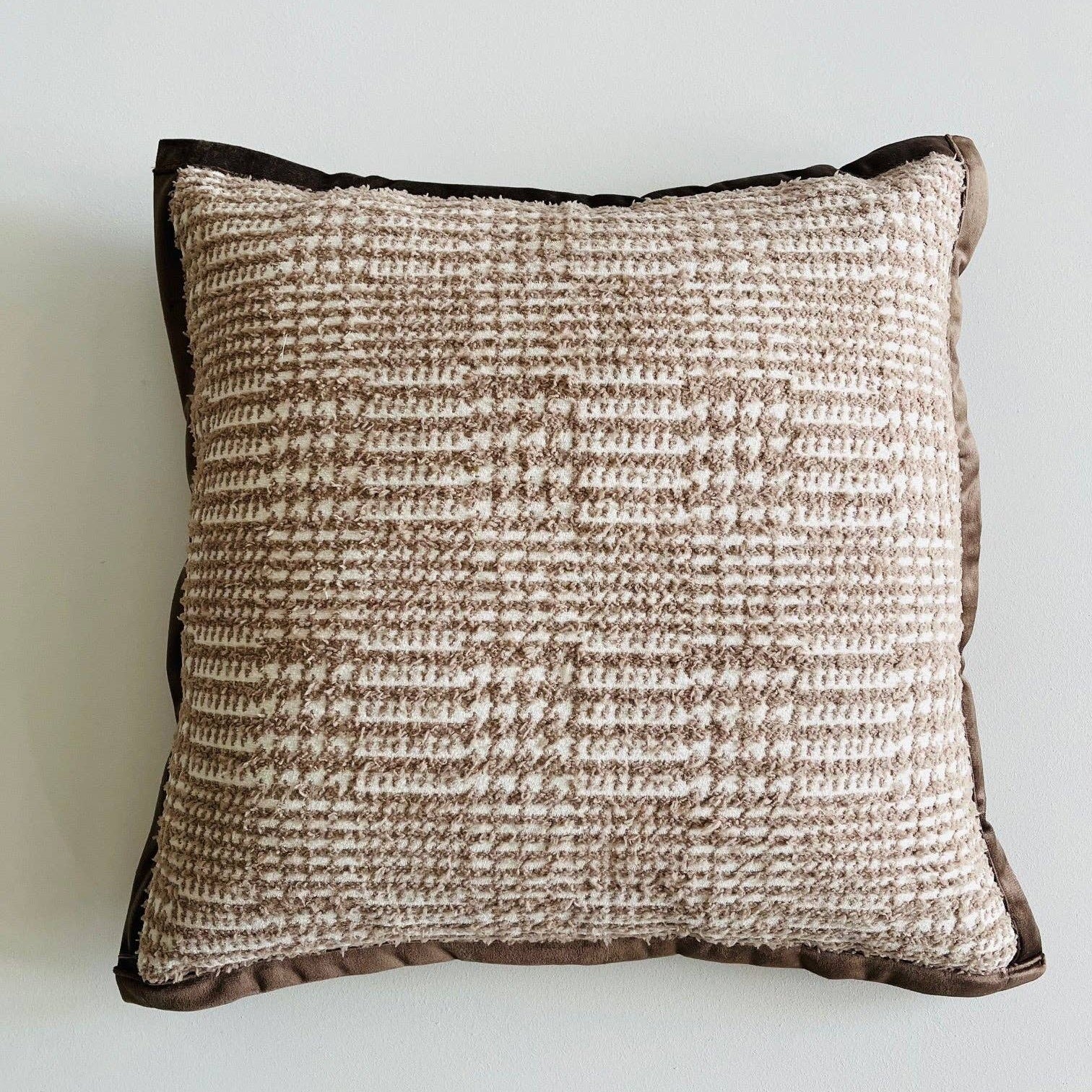 Velvet Houndstooth Cushion Cover - Beige Mama and Tochter