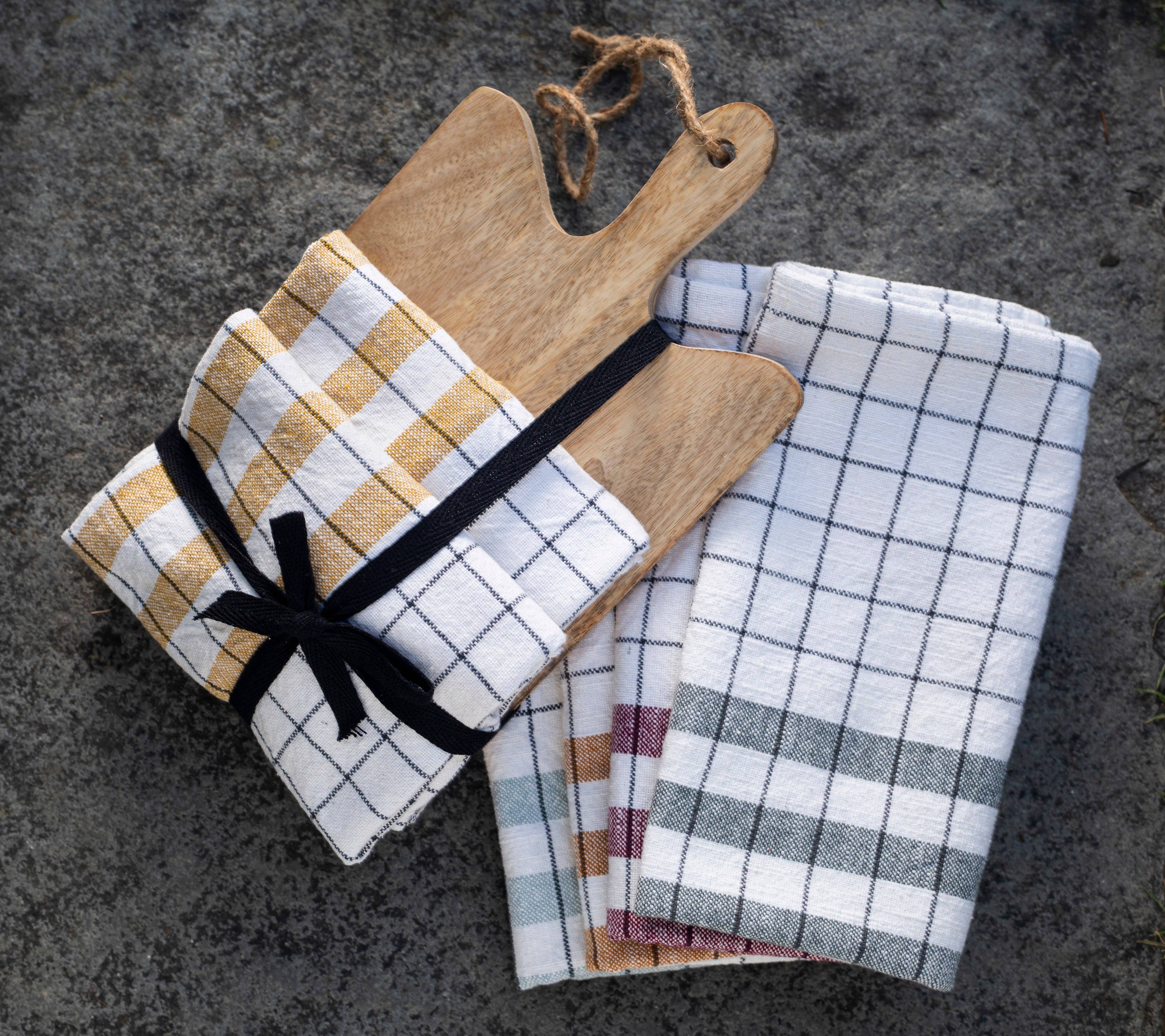 Gift pack - Set of 2 Kitchen Towels & Wooden Chopping Board: Brick Rich Home Linens