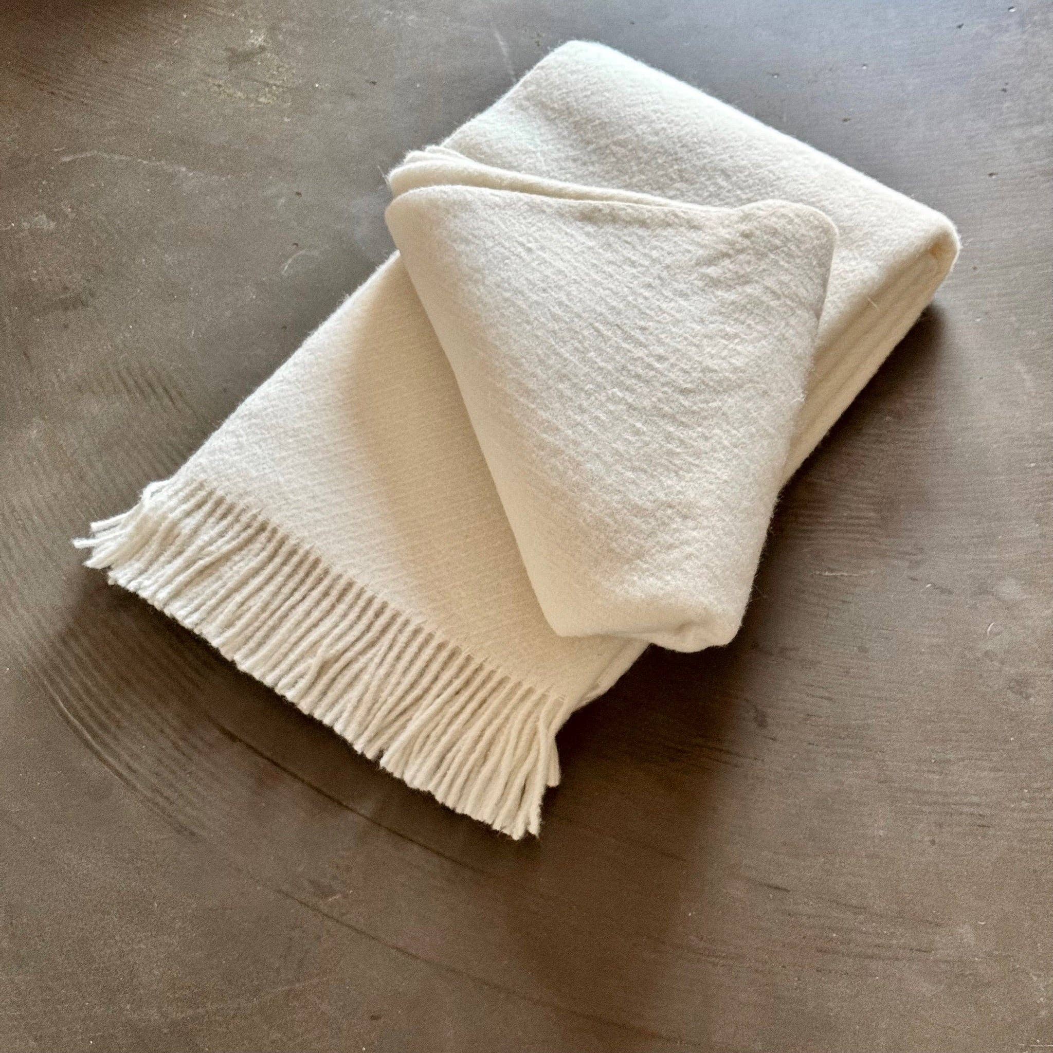 Laesoe 100% Wool Plaid® – White Danish Blanket Rune-Jakobsen Design