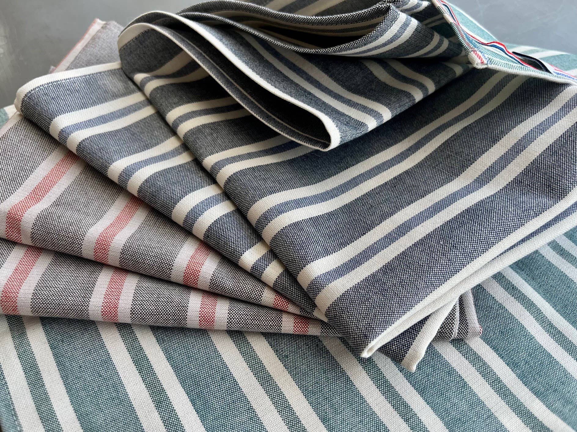 LOUISE Tea Towel – 100% Cotton (Brown) Made In France Dresseur de tables