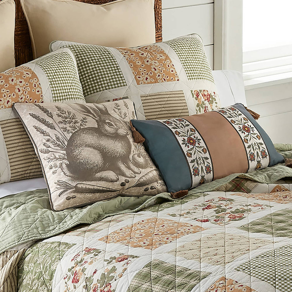 Donna Sharp Peach Rose Decorative Cushion Set – Set of 2