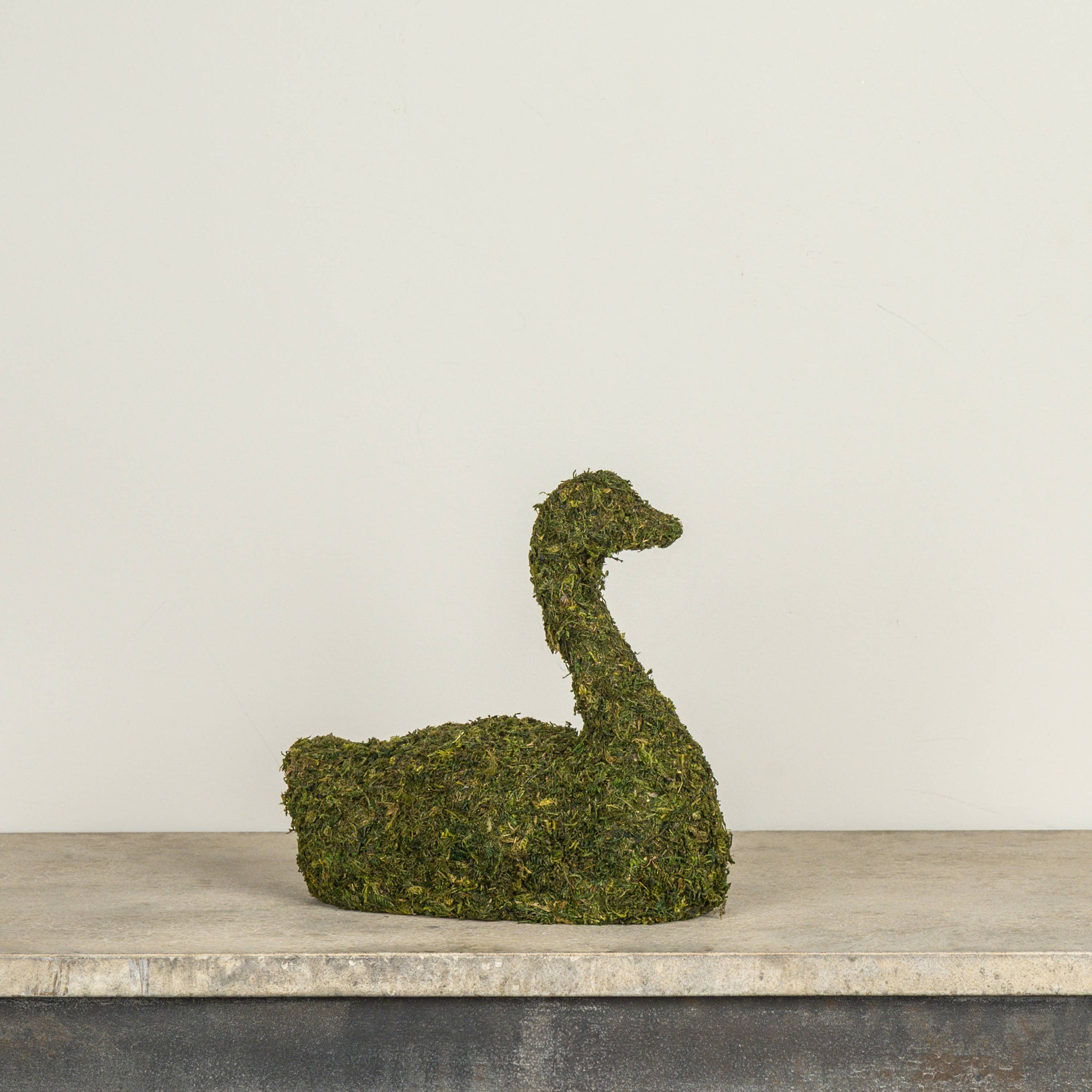 Moss Swan Planter – 24cm Decorative Accent