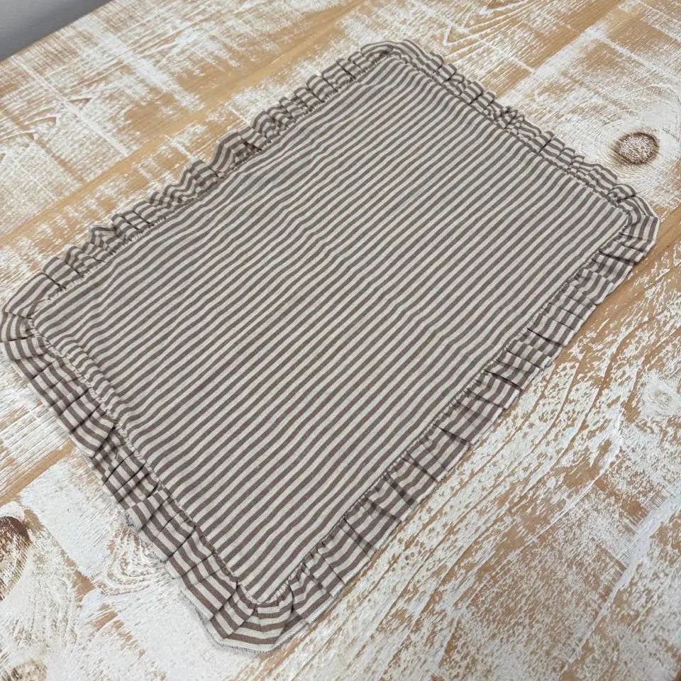 Set of 4 Brown Stripe Ruffle Placemats