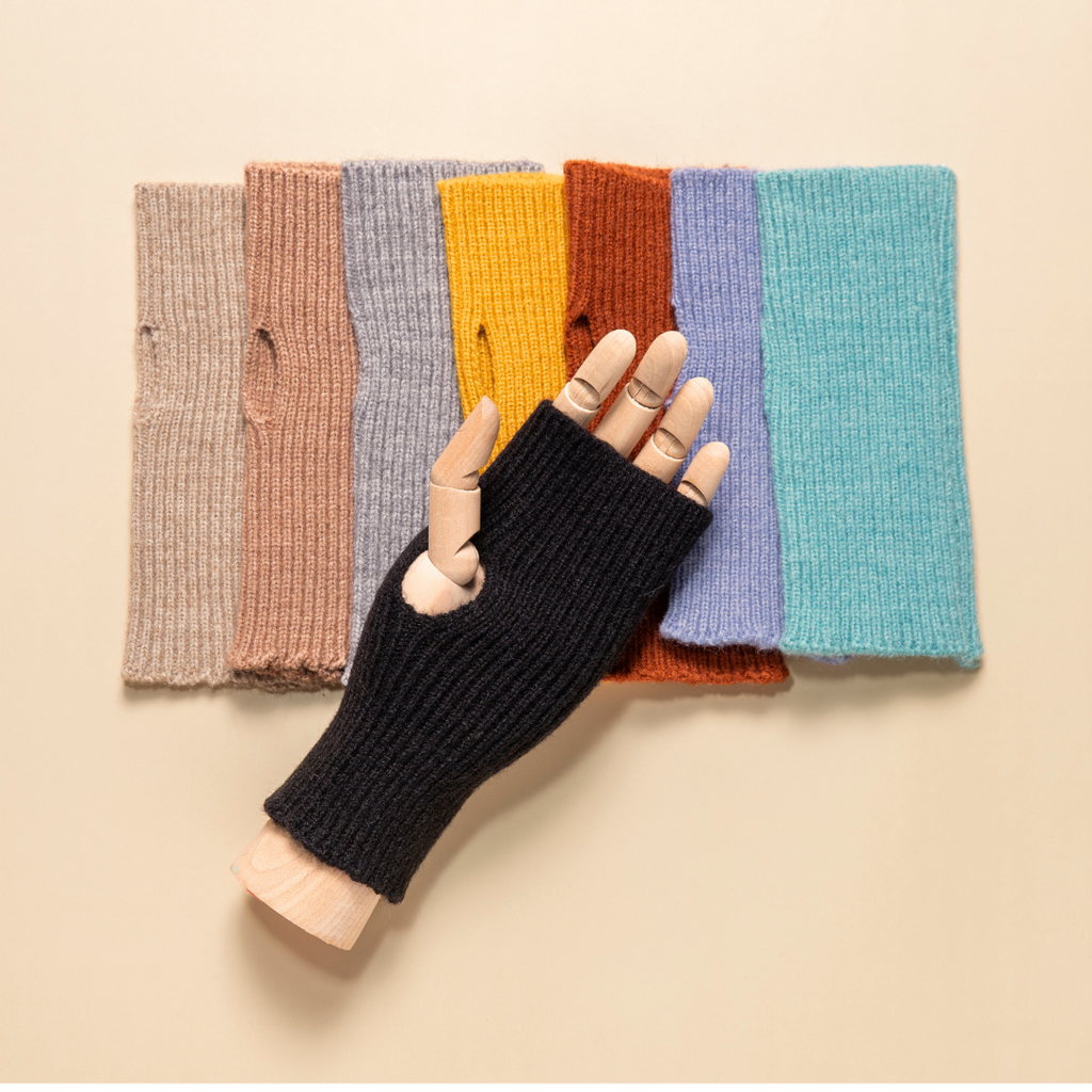 Ribbed Fingerless Gloves – Brown