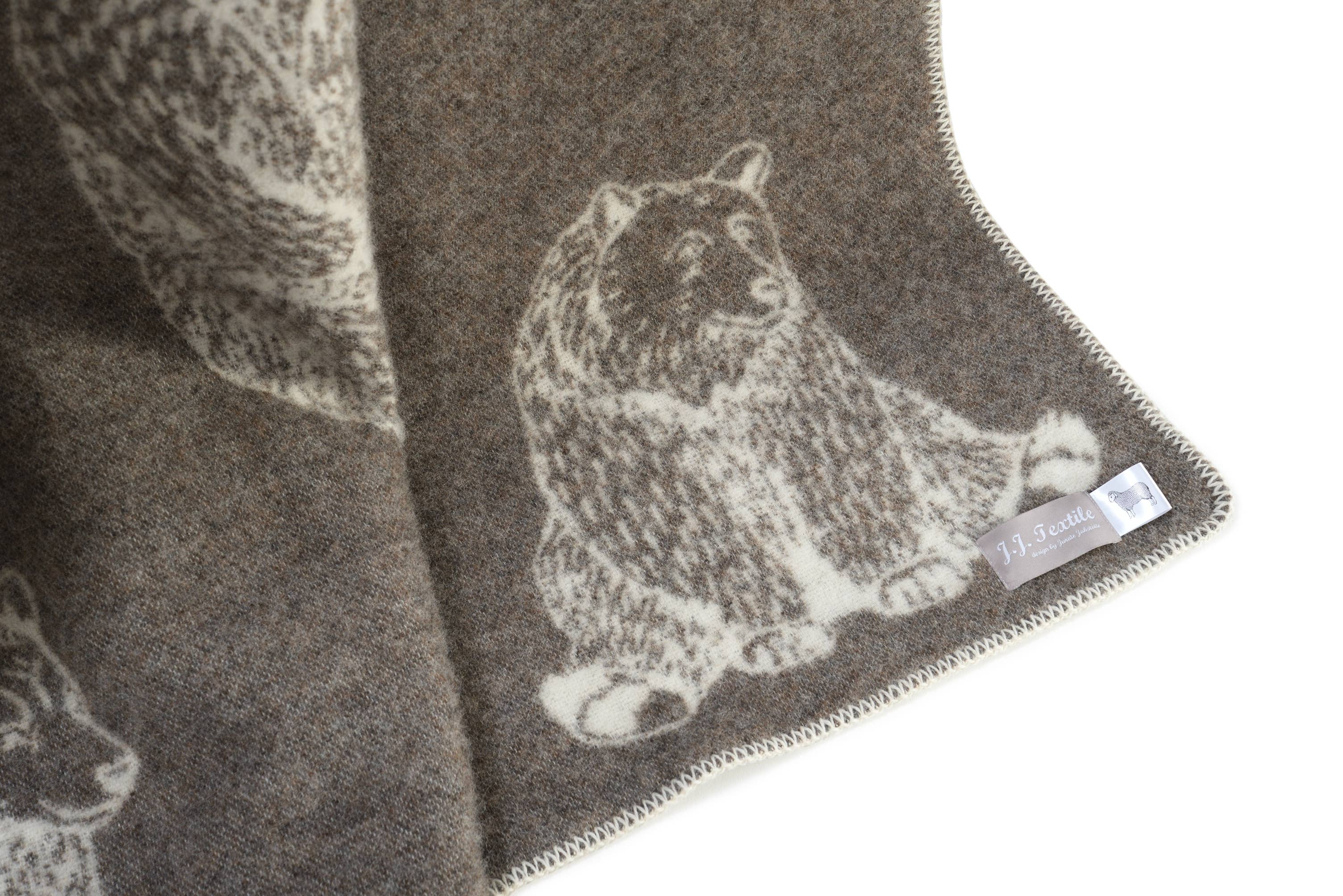 Bear Wool Blanket – Brown & Off-White (130 × 180 cm)