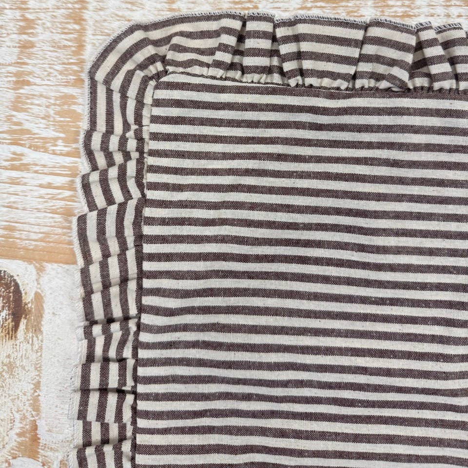 Set of 4 Dark Brown Stripe Ruffle Placemats