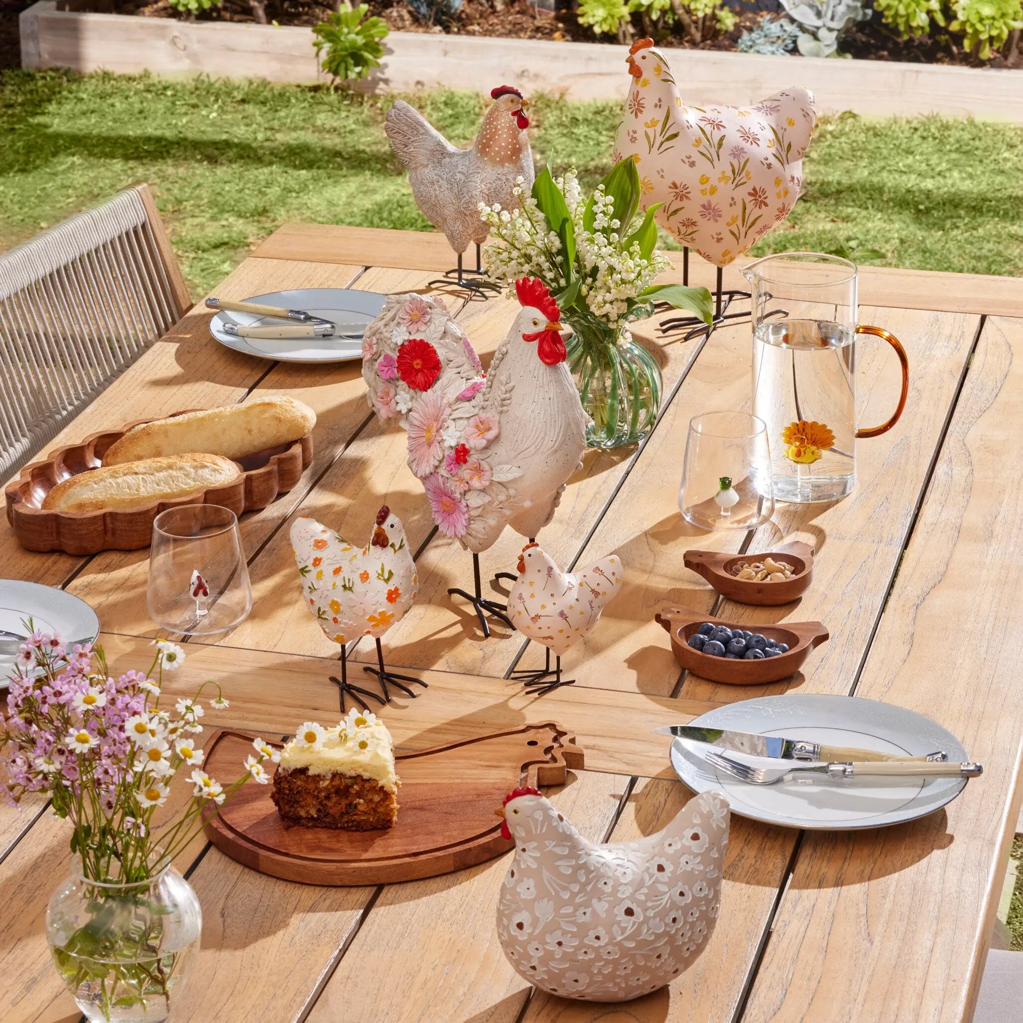 Beatrice Chicken Sculpture – Large