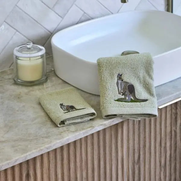 Kangaroo Face Washer & Hand Towel Pilbeam Living