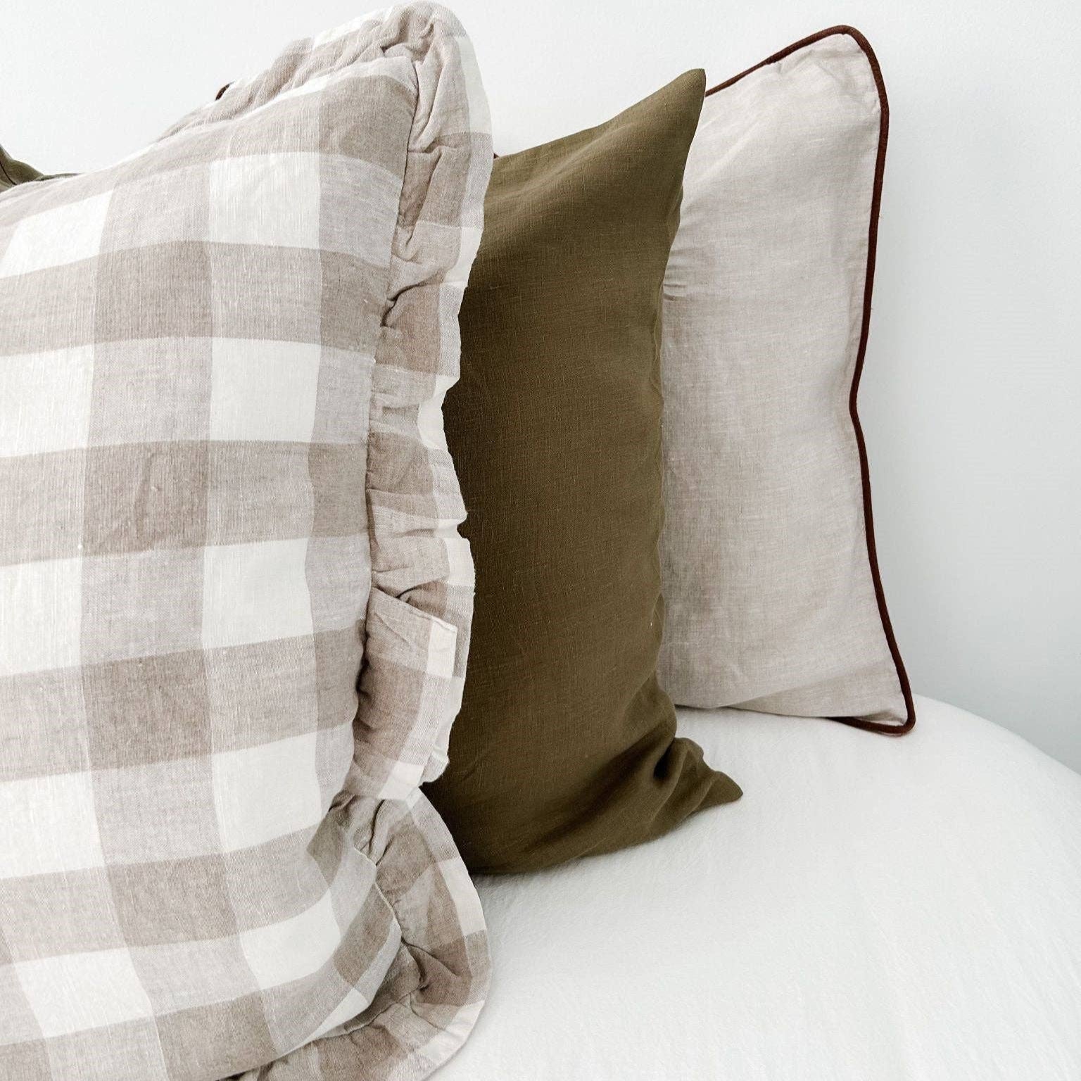 Linen Ruffle Cushion - Natural Gingham Mama and Tochter
