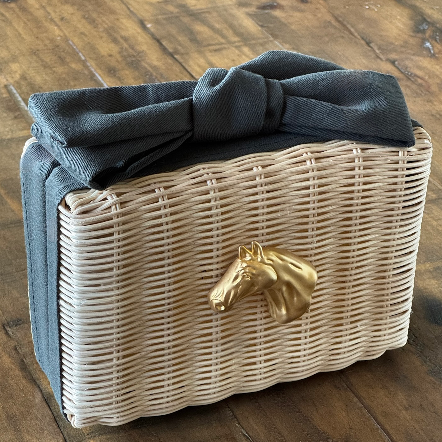 Derby Bow Clutch – Charcoal