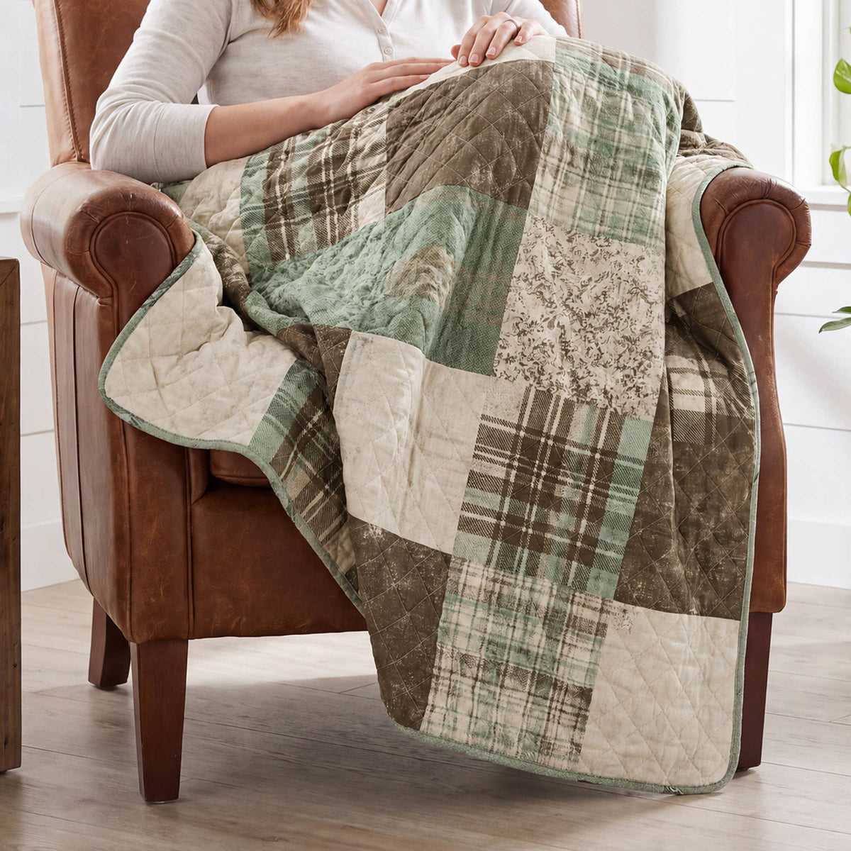 Mint Patch Cotton Lap Quilt – 91 x 122 cm